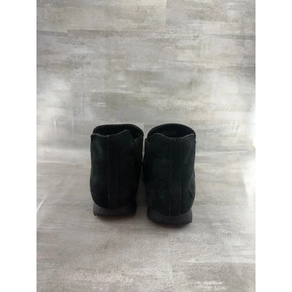 Skechers Relaxed Fit Black Suede Ankle Booties 49602 Women Sz 7 Air-Cooled Foam
